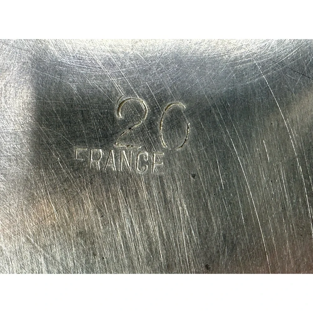 The Unbranded Brand vintage tin